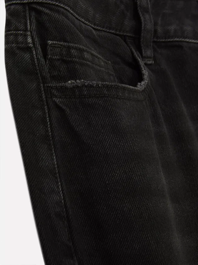 Jeans mit mittlerer Leibhöhe und weitem Bein