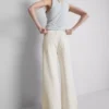 Jeans mit weitem Bein und Taschen vorne