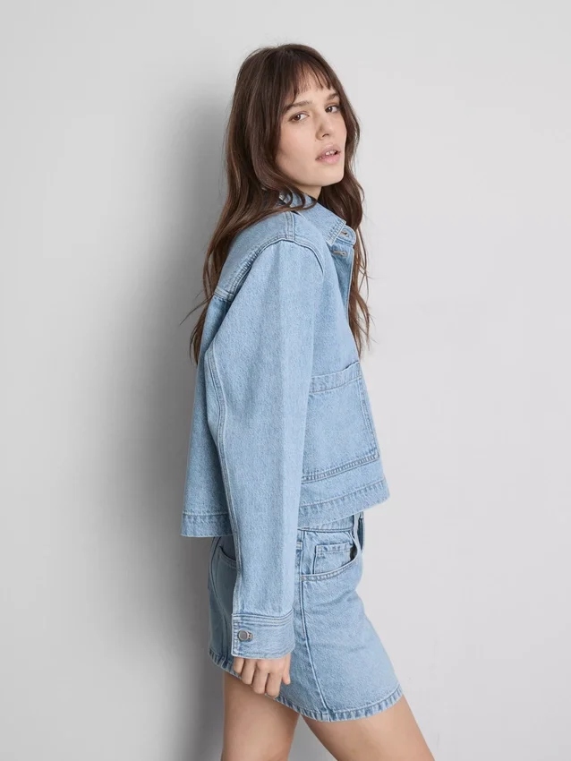 Jeansjacke aus Baumwolle mit aufgesetzten Taschen