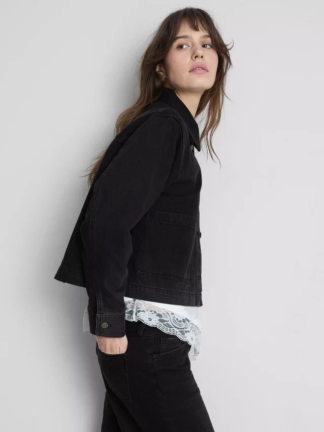 Jeansjacke aus Baumwolle mit aufgesetzten Taschen