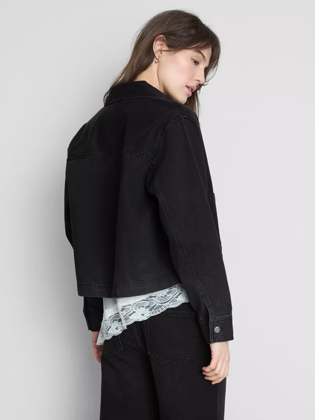 Jeansjacke aus Baumwolle mit aufgesetzten Taschen