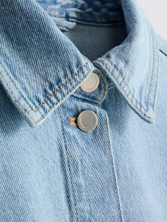 Jeansjacke aus Baumwolle mit aufgesetzten Taschen