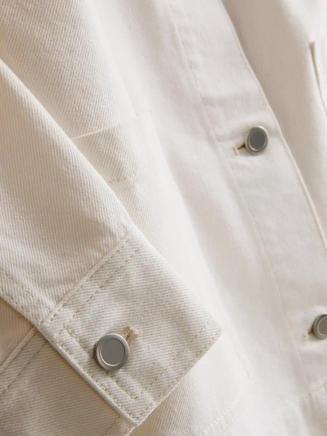 Jeansjacke aus Baumwolle mit aufgesetzten Taschen
