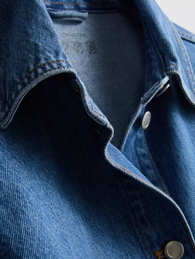 Jeansjacke aus Baumwolle mit aufgesetzten Taschen