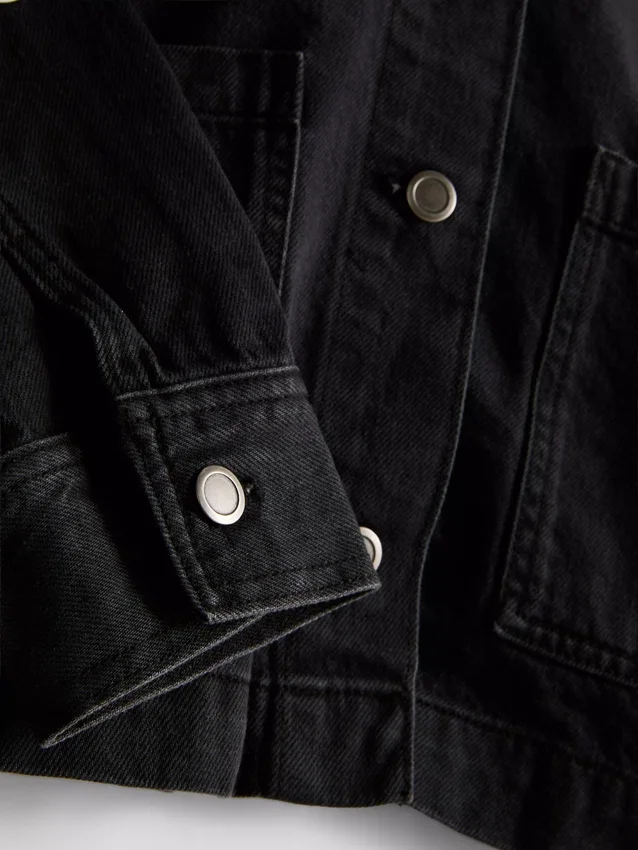Jeansjacke aus Baumwolle mit aufgesetzten Taschen