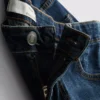 Jeansshorts in gerader Passform