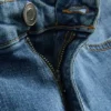 Jeansshorts in gerader Passform