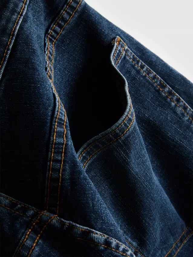 Jeansshorts in gerader Passform