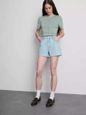Jeansshorts mit mittlerem Bund und Umschlag