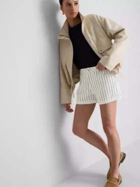 Jeansshorts mit mittlerem Bund und Umschlag