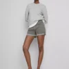 Jeansshorts mit mittlerem Bund und Umschlag