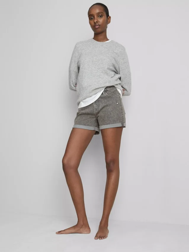 Jeansshorts mit mittlerem Bund und Umschlag