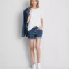Jeansshorts mit mittlerem Bund und Umschlag