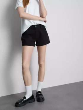 Jeansshorts mit mittlerem Bund und Umschlag