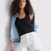 Jeansshorts mit mittlerem Bund und Umschlag