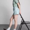 Jeansshorts mit mittlerem Bund und Umschlag