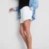 Jeansshorts mit mittlerem Bund und Umschlag