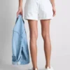 Jeansshorts mit mittlerem Bund und Umschlag