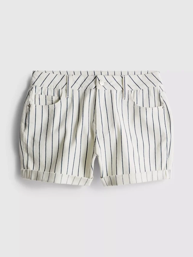 Jeansshorts mit mittlerem Bund und Umschlag