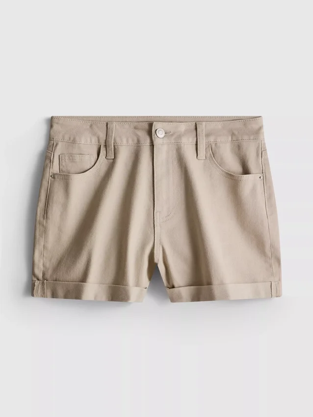 Jeansshorts mit mittlerem Bund und Umschlag