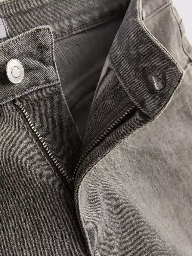 Jeansshorts mit mittlerem Bund und Umschlag