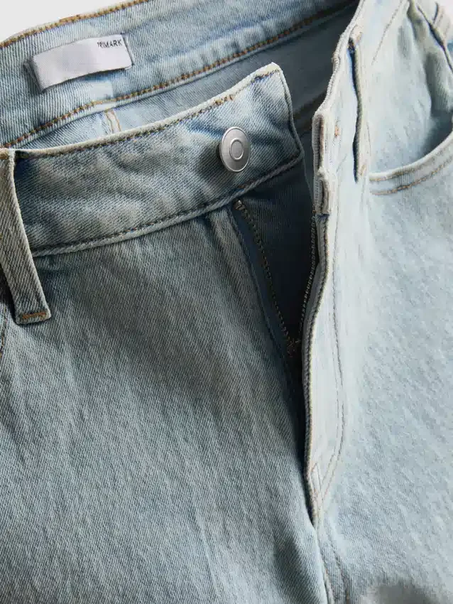 Jeansshorts mit mittlerem Bund und Umschlag