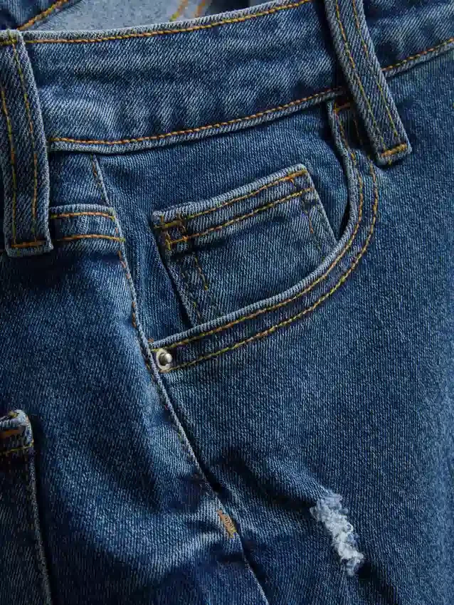 Jeansshorts mit mittlerem Bund und Umschlag