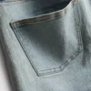 Jeansshorts mit mittlerem Bund und Umschlag