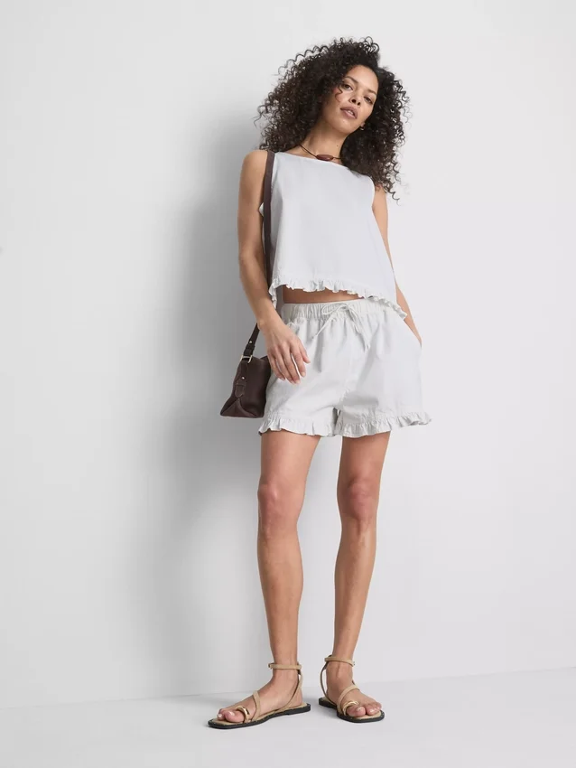 Jeansshorts mit Rüschen am Saum