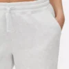 Jogginghose mit Bündchen an den Beinen und Kordelzug