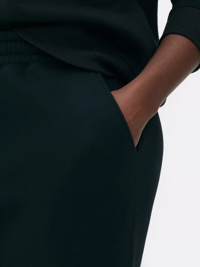 Jogginghose mit Bündchen an den Beinen und Kordelzug