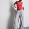 Jogginghose mit weitem Bein und Falten aus baumwollreichem Material