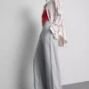 Jogginghose mit weitem Bein und Falten aus baumwollreichem Material