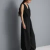 Jumpsuit mit V-Ausschnitt und Ballonbeinen