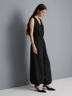Jumpsuit mit V-Ausschnitt und Ballonbeinen