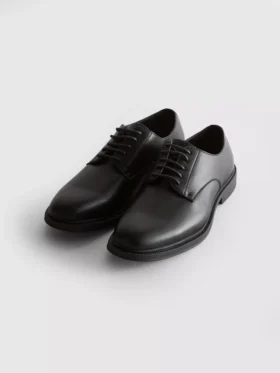 Klassische Derby-Schuhe