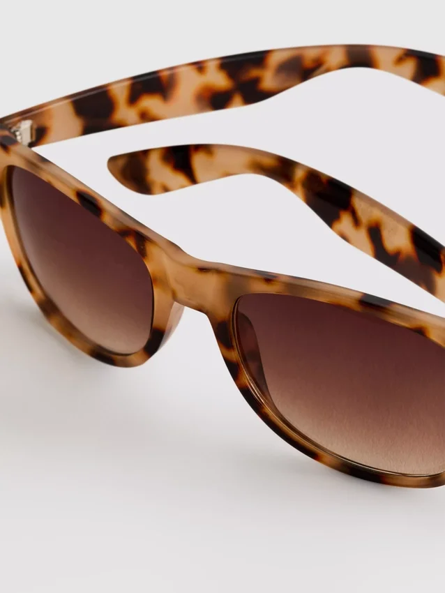 Klassische Wayfarer-Sonnenbrille