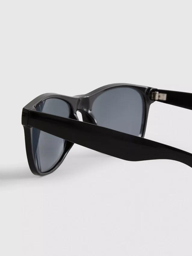 Klassische Wayfarer-Sonnenbrille