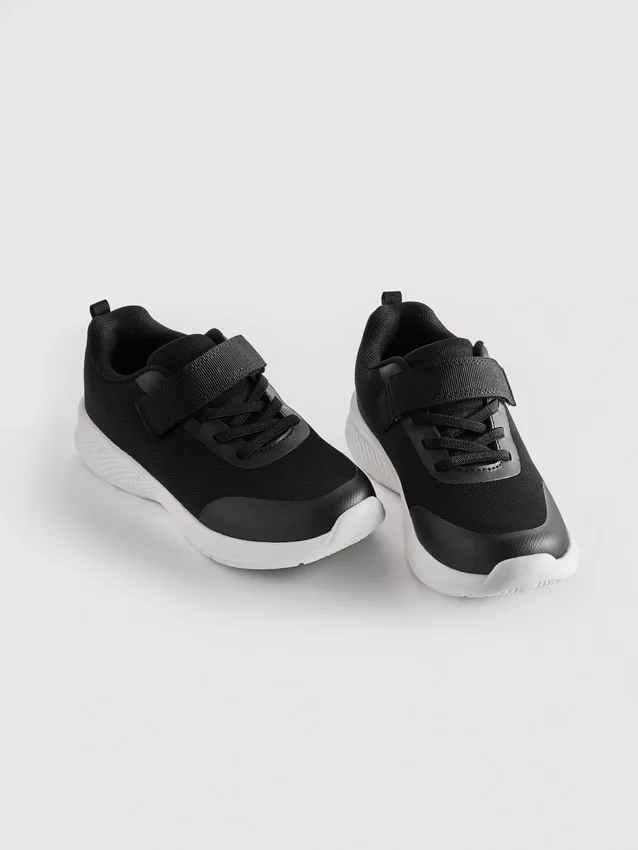 Klobige Low-Top-Sneaker