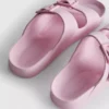 Klobige Sandalen mit doppeltem Schnallenriemen