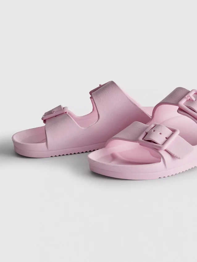 Klobige Sandalen mit doppeltem Schnallenriemen