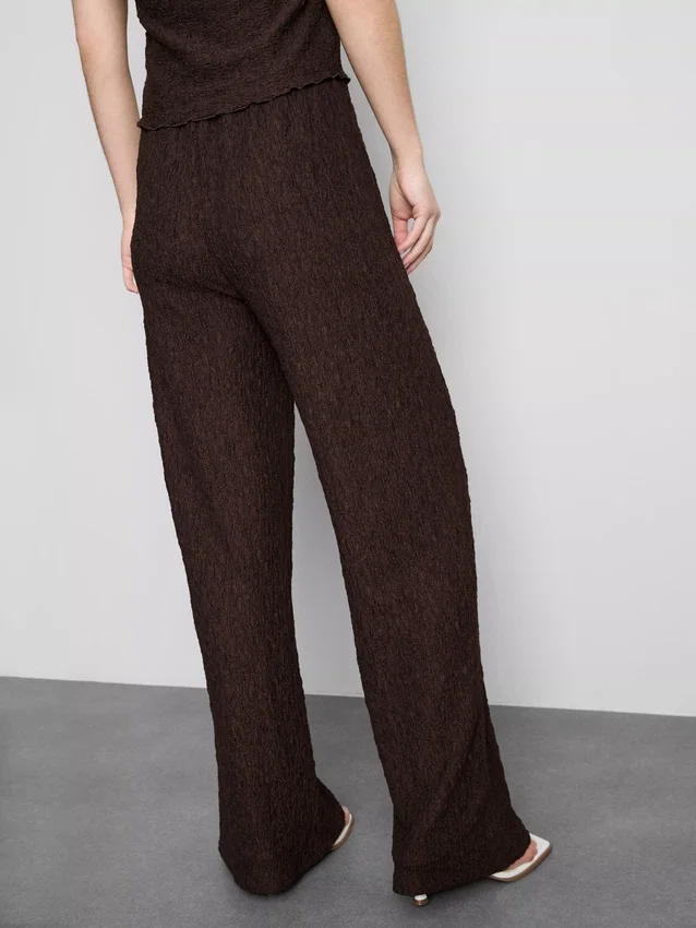Knautschige Hose mit geradem Bein und Kordelzug