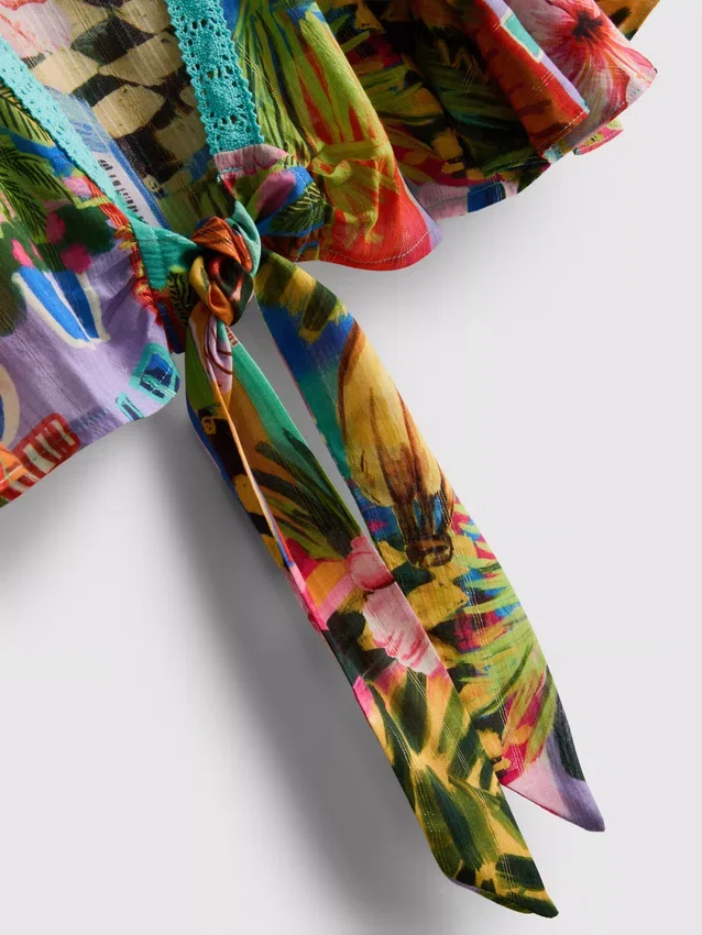 Kropp-Hemd mit tropischem Print