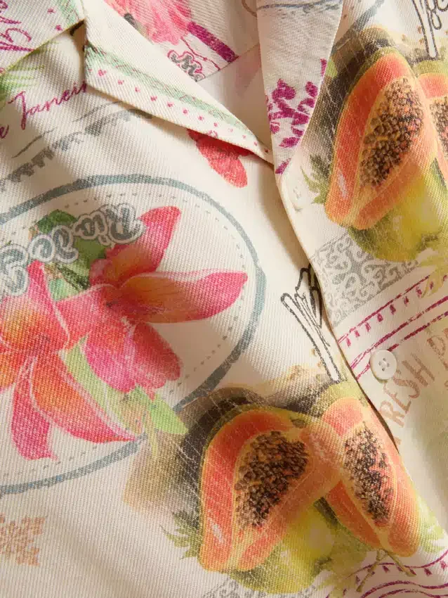 Kurzarm-Hemd mit Knöpfen und «Tropical Postcard»-Motiv