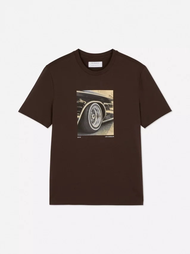 Kurzarm-T-Shirt mit Autoreifen-Motiv
