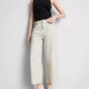 Kurze Denim-Jeans mit weitem Bein