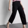 Kurze Denim-Jeans mit weitem Bein