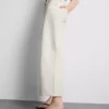 Kurze Denim-Jeans mit weitem Bein