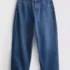 Kurze Denim-Jeans mit weitem Bein