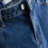 Kurze Denim-Jeans mit weitem Bein